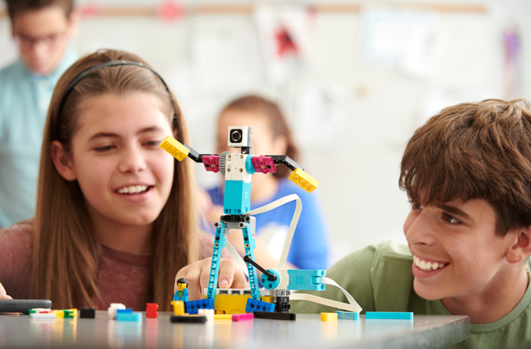 LEGO® Education SPIKE™ prime στην τάξη για το Γυμνάσιο